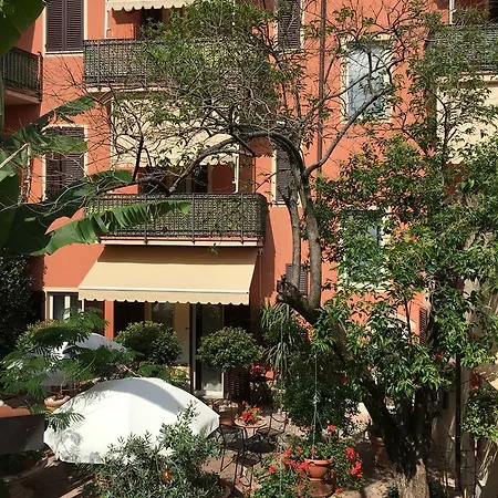 Lejlighedshotel Gloria 2*
