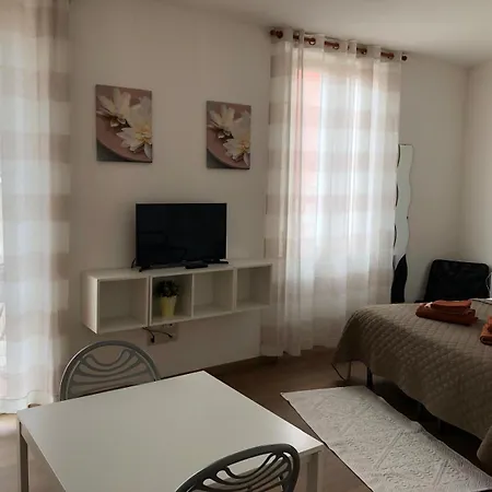 Gloria מלון דירות