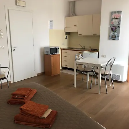 Gloria מלון דירות