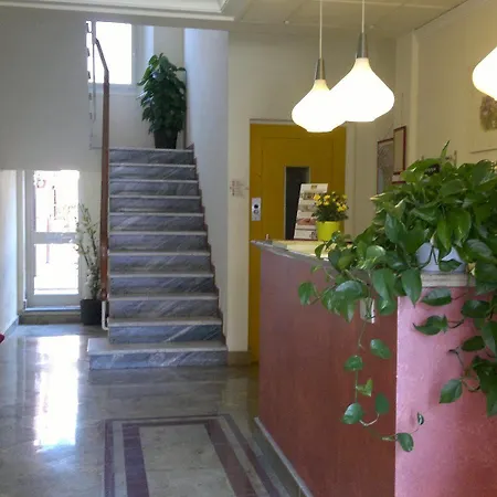 Gloria מונטה קטיני טרמה