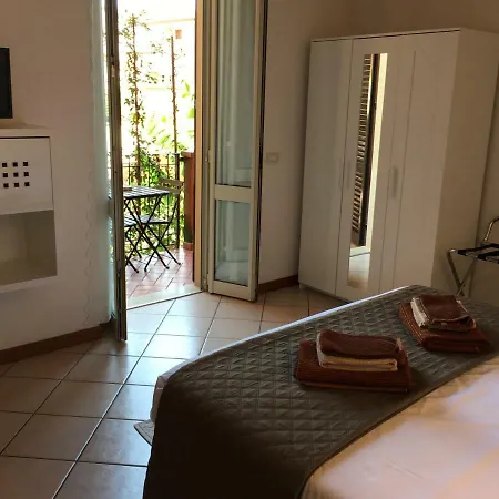 Gloria מלון דירות מונטה קטיני טרמה