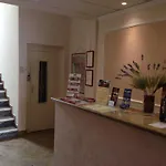 Gloria 4*
