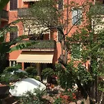 Aparthotel Gloria 4*